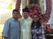 Carimbinho Jr será candidato a deputado estadual,aparecendo na foto com padre Marcos e sua mãe, Discely Gouveia
