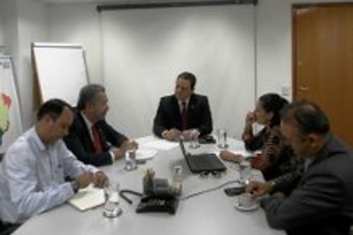 Mais uma rodada de reunião Brasilia do Plano Bresser com Paulão.