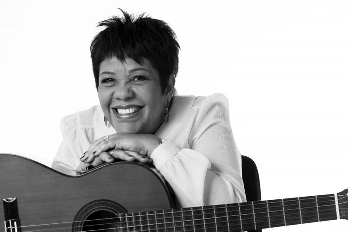 Rosa Passos canta Djavan em Show de lançamento do novo CD