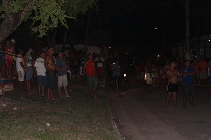 Incêndio em ferro-velho assusta moradores do Vergel do Lago