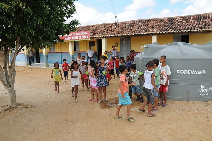 Cisternas instaladas pela Codevasf asseguram acesso a água a escolas de comunidades rurais
