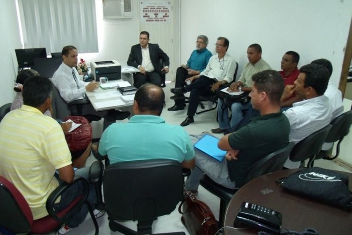 Secretaria Municipal de Saúde debate Plano de Combate à dengue
