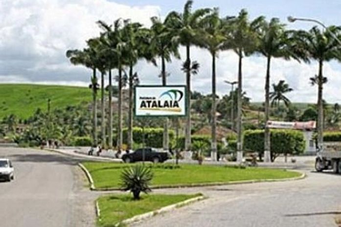 Servidores de prefeitura bloqueiam BR 316 para cobrar pagamento de salários