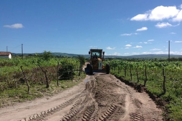 Prefeitura de Anadia faz manutenção de estradas rurais