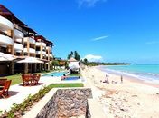 Quatro homens se passam por clientes e anunciam assalto a hotel