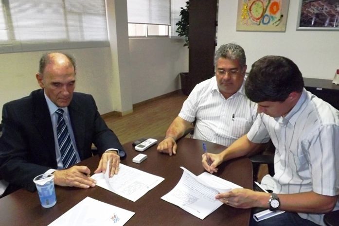 Arsal e Prefeitura de São Miguel dos Campos firmam convênio que trará melhorias para o Transporte Intermunicipal