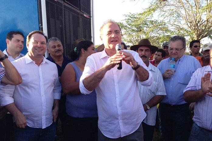 Renan prestigia mais uma vez festa dos carreiros em Santana do Ipanema