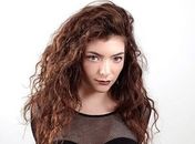 A cantora neozelandesa Lorde, de 16 anos