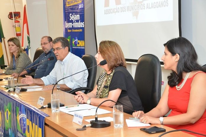 Evento Diálogo Municipalista discutiu problemas alagoanos