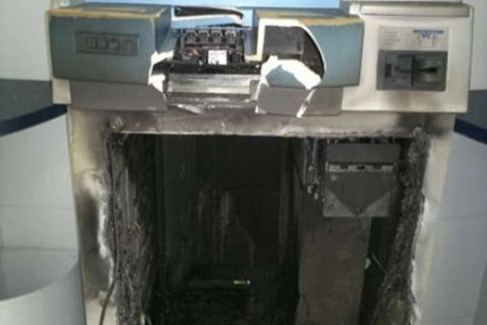 Criminosos explodiram dois caixas eletrônicos do Banco do Brasil