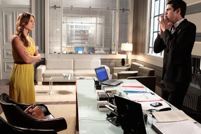 Revoltada! Paloma enfrenta Félix após não saber da cirurgia de Pilar