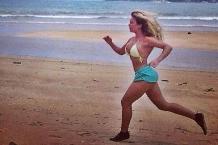 Ludmila Dayer dá dica para abdômen seco que tem até 'sangue de cobra'