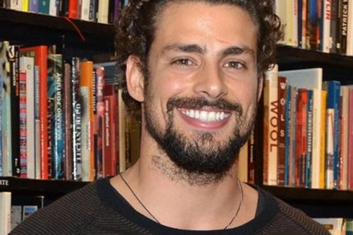 Amigos de Cauã Reymond afirmam que ator já terminou com Isis Valverde, diz jornal