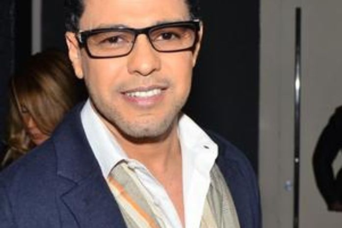 Após rumores sobre namoro, Zezé se indigna: "mais uma notícia mentirosa"