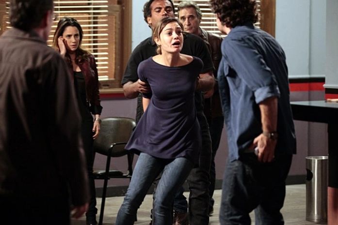 Últimos capítulos: Perdeu, it-girl! Amora cai em provocação e vai parar atrás das grades!