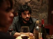 Caio Blat lança 'Entre nós' e afirma que filme 'dá tapa na cara dos jovens'