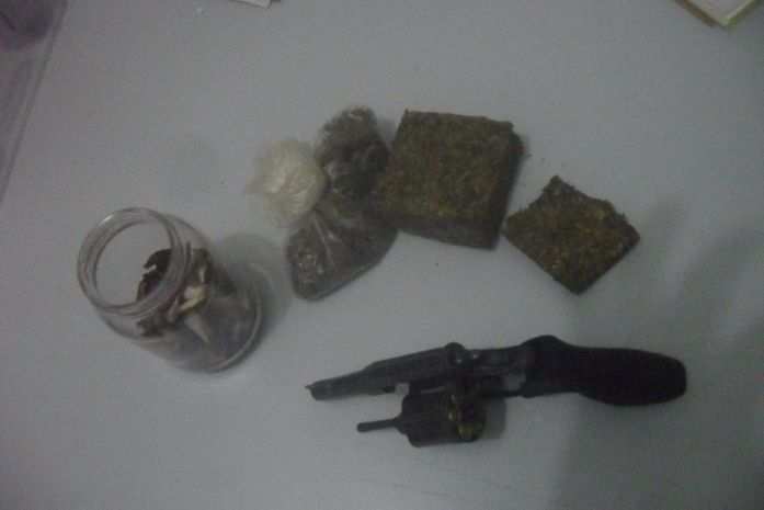 Polícia estoura boca de fumo e apreende arma em São Miguel dos Campos