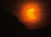 Último eclipse solar de 2013 ocorrerá neste domingo