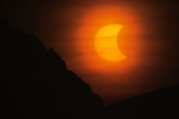 Último eclipse solar de 2013 ocorrerá neste domingo
