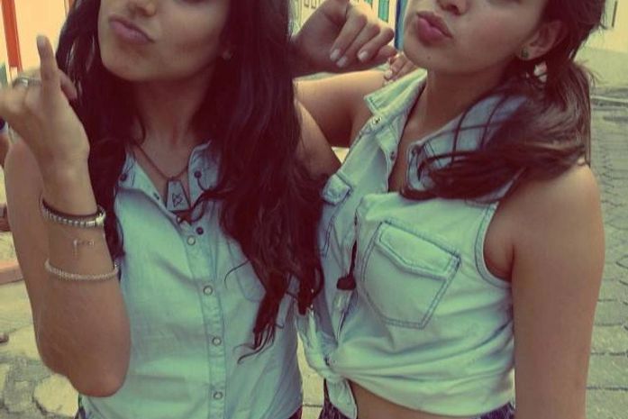 Com Bruna Marquezine, irmã de Wanessa vibra com estreia na TV em sua terra natal