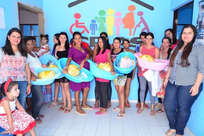 Campo Alegre: Gestantes assistidas pelo CRAS recebem kits de enxovais