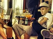 Fã divulga foto do café da manhã que tomou com Bieber em mansão no Rio