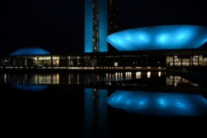 Congresso adere à campanha do Novembro Azul de combate ao câncer de próstata