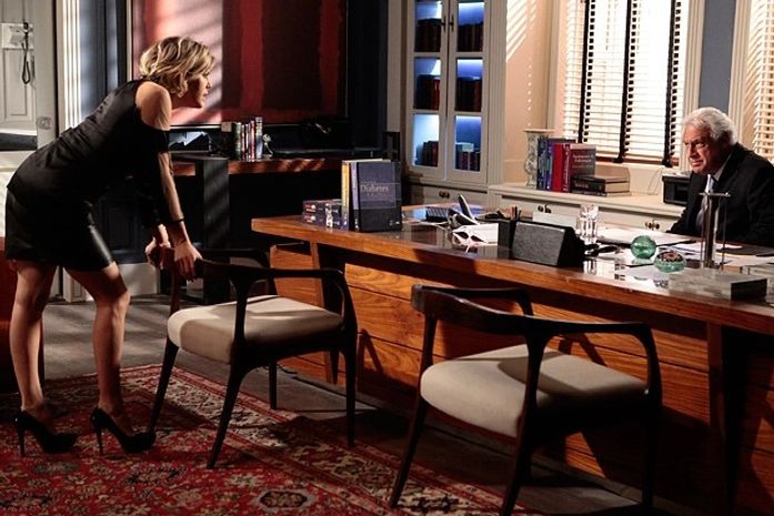 Bombástico! Edith revela a César que foi Félix quem raptou a filha de Paloma