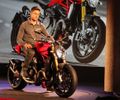 Ducati revela Monster 1200, de 135 cv, que chega ao Brasil no ano que vem