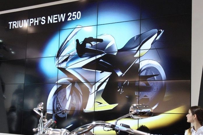 Mostrada só na tela em Milão, moto Triumph de 250 cc virá ao Brasil