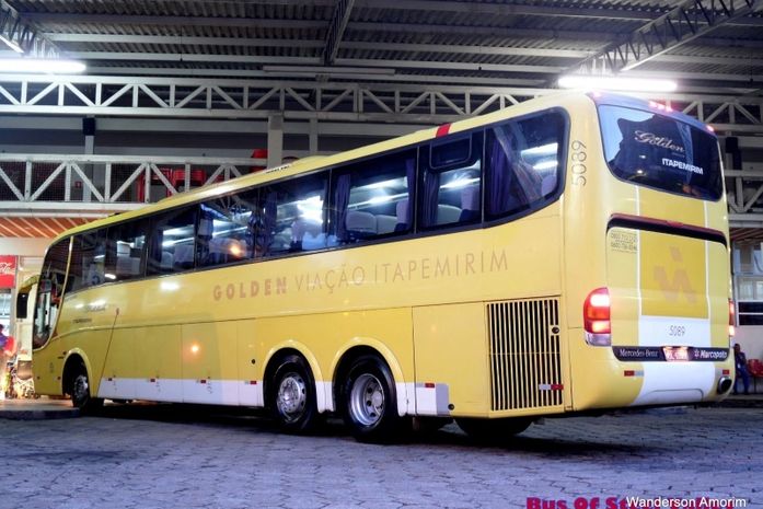 Bando intercepta ônibus de viagem, dispara contra veículo e rouba passageiros