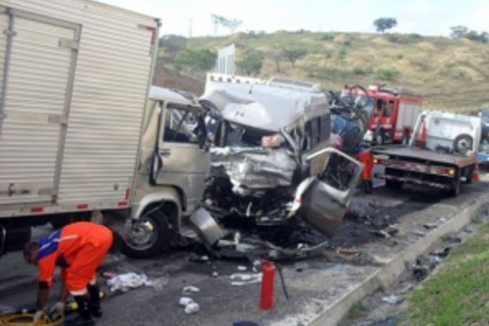 Alagoanos de Santana do Ipanema morrem em grave acidente de carro na Bahia