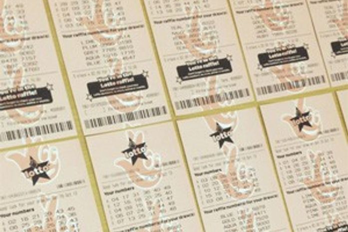 Inglês ganha R$ 29 milhões na loteria e vai trabalhar no dia seguinte