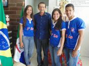 Álvaro Melo recebe estudantes que representarão Lagoa da Canoa na Índia