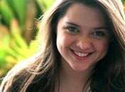 Polliana Aleixo conta que ganhou 5kg para sofrer bullying em novela das 9