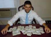 Rabino acha saco com R$ 230 mil em mesa usada comprada nos EUA
