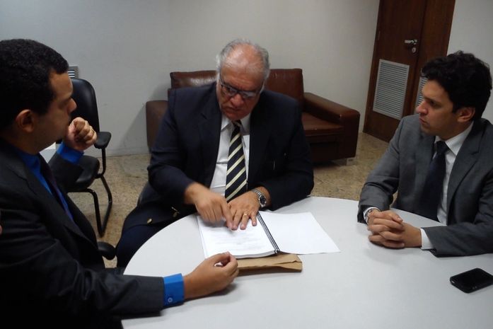 PEC que muda Constituição de Alagoas é apresentada ao presidente do TJ