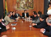 Renan Filho apresenta projeto de auxílio aos clubes desportivos