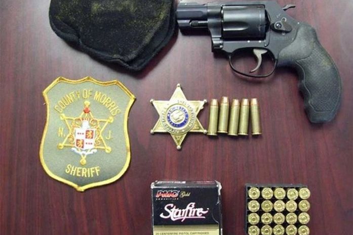 Americano finge ser policial para ter desconto em rosquinhas e vai preso