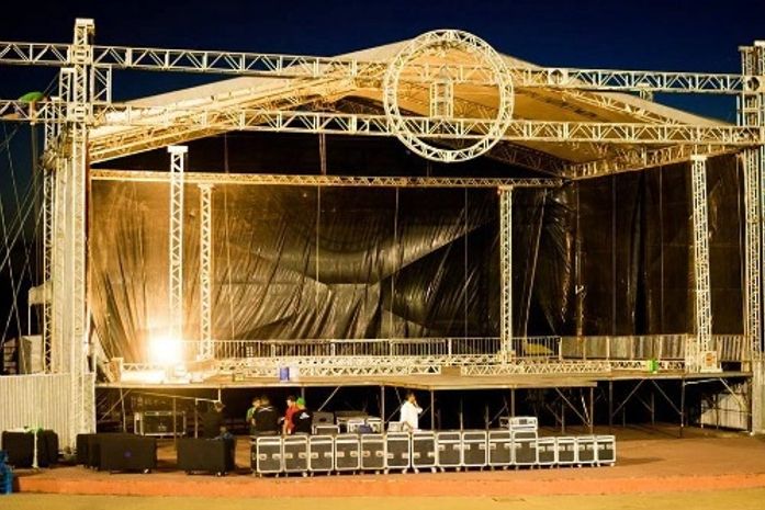 Megaestrutura do Viva Arapiraca é erguida às margens da Perucaba