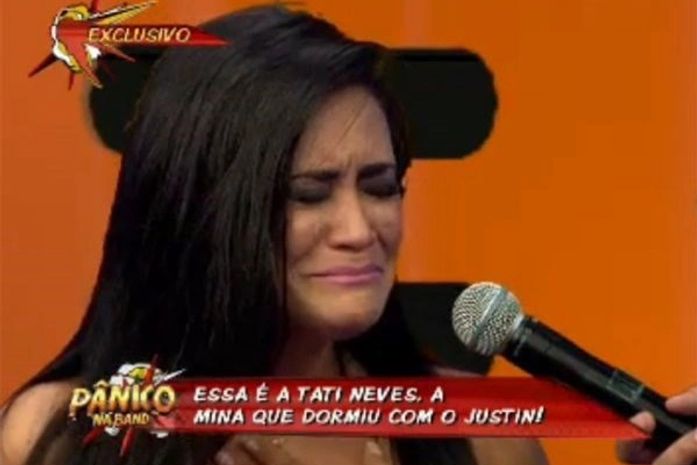 Brasileira que filmou Justin Bieber na cama chora em entrevista: 'Eu não sou má'