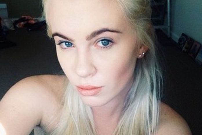 Filha de Alec Baldwin defende pai: 'Longe de ser homofóbico e racista'