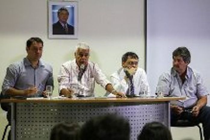 Nonô cobra mais ação na construção das casas.