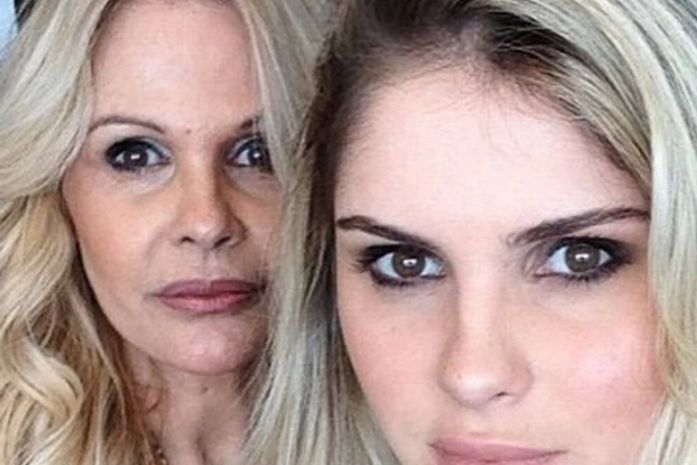 Monique diz que ela e filha só se falam via mensagem: 'Me mata aos pouquinhos'