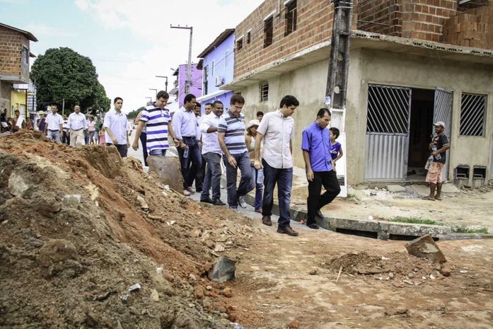 Obras de pavimentação e drenagem no Santa Lúcia são vistoriadas pela prefeitura
