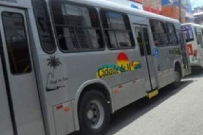 Em cinco horas, três coletivos foram alvos de ações criminosas em Maceió