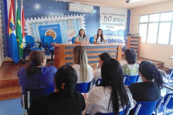 Diretores da rede municipal participam de reunião mensal de acompanhamento