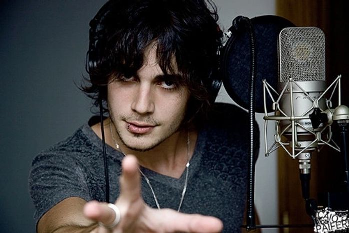 Fiuk faz CD sensual e diz que 'peguete merece música'