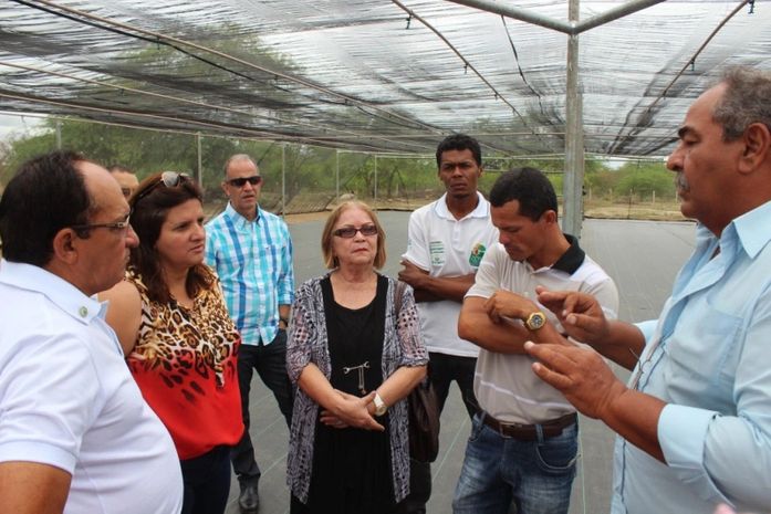 Prefeito visita acampamento do MST