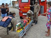 Aposentado sai pra fazer “teste” em carro e capota